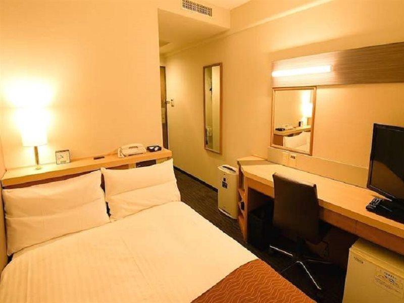 Via Inn Shin Osaka West Екстериор снимка