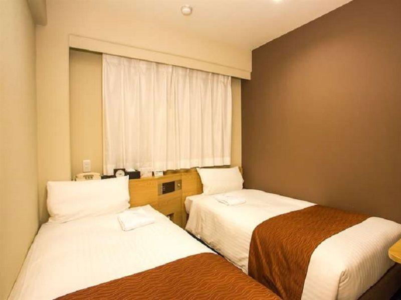 Via Inn Shin Osaka West Екстериор снимка