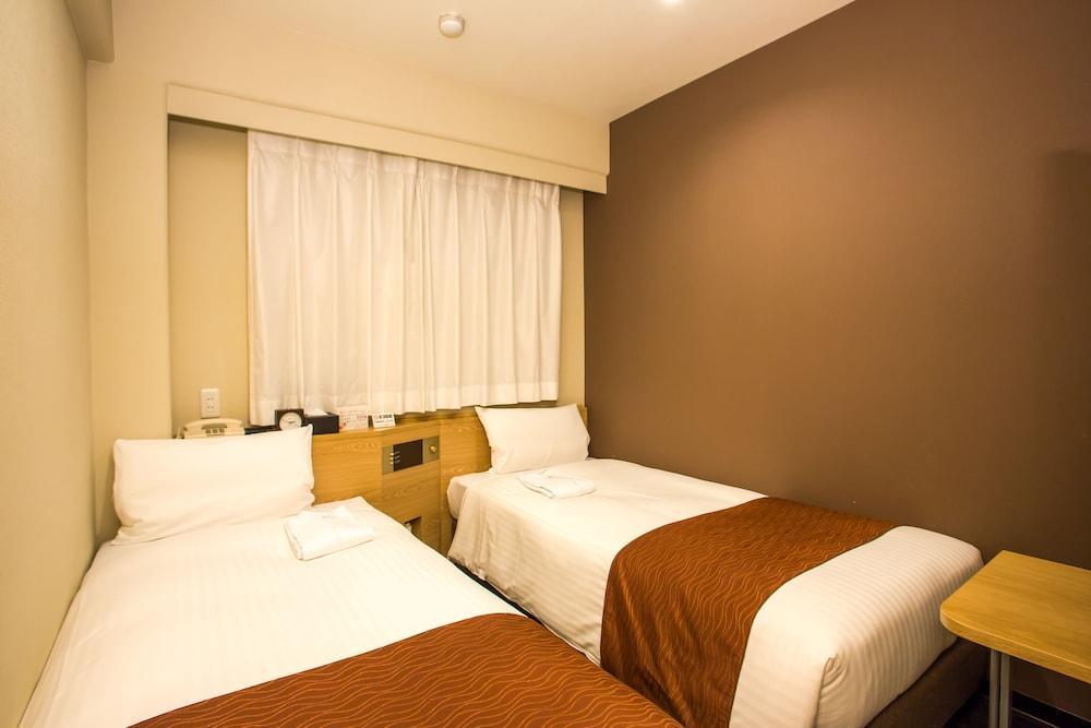 Via Inn Shin Osaka West Екстериор снимка