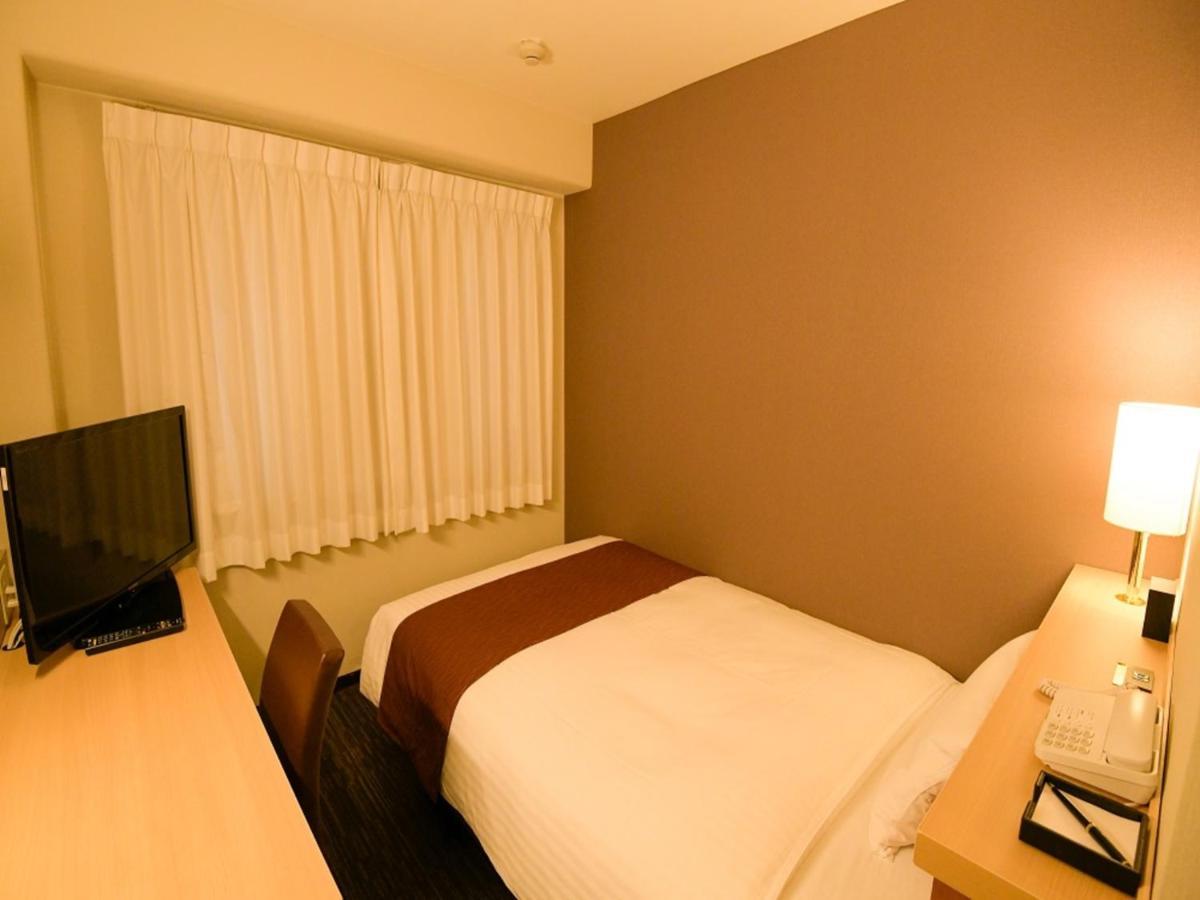 Via Inn Shin Osaka West Екстериор снимка