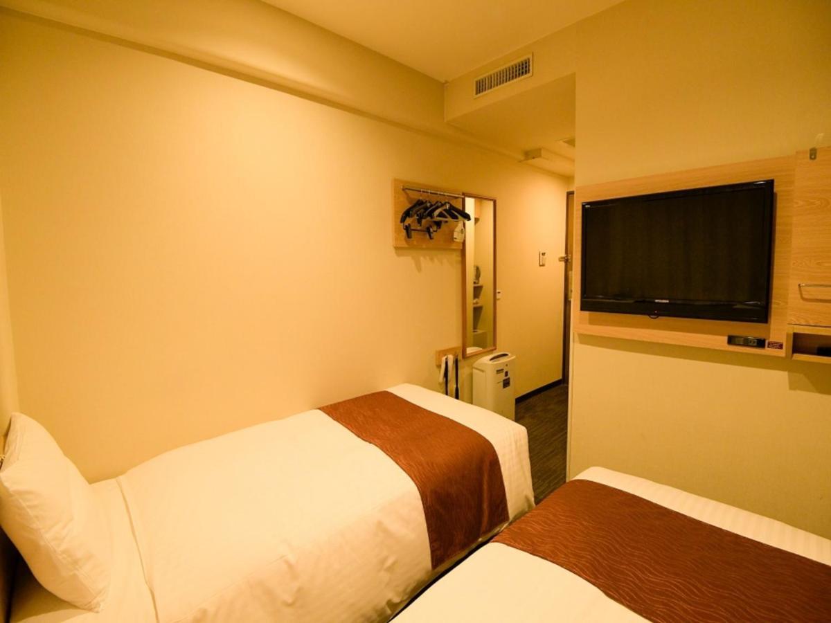 Via Inn Shin Osaka West Екстериор снимка