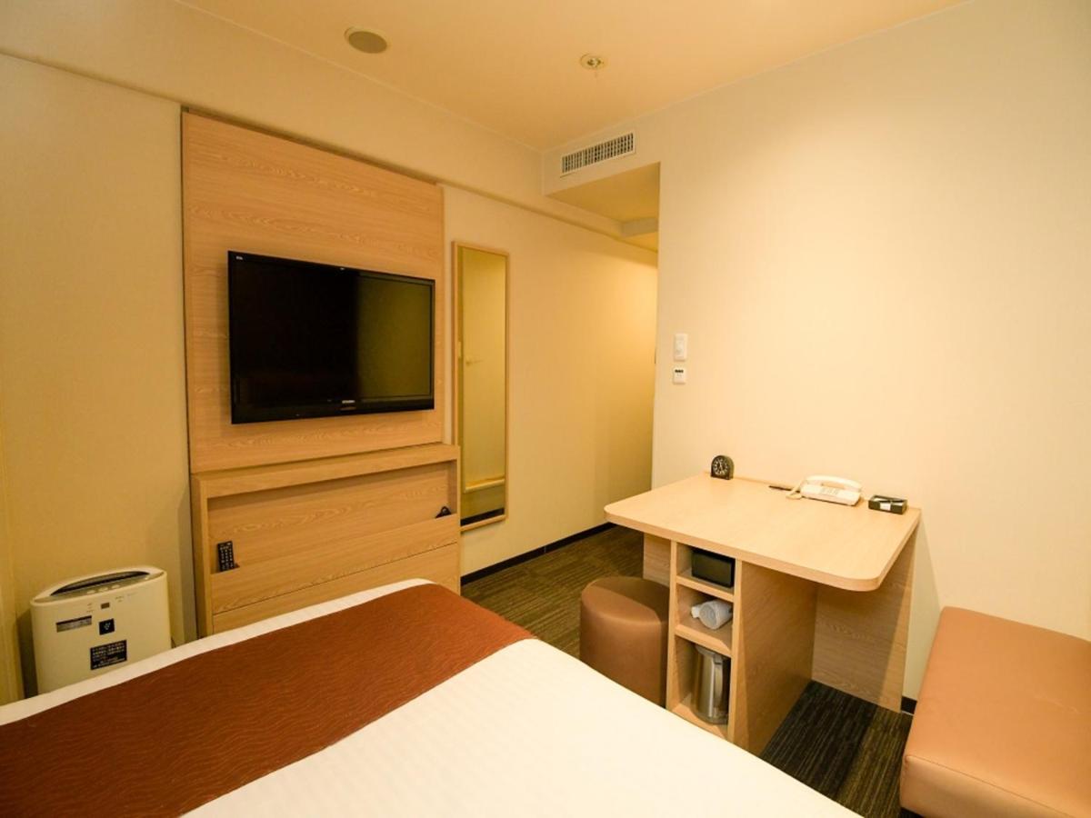 Via Inn Shin Osaka West Екстериор снимка
