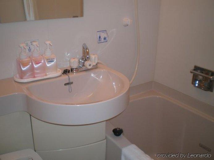 Via Inn Shin Osaka West Екстериор снимка