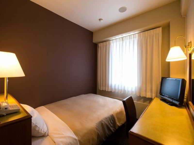Via Inn Shin Osaka West Екстериор снимка