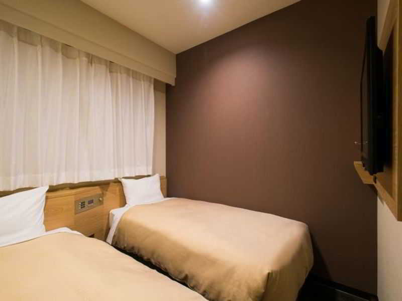 Via Inn Shin Osaka West Екстериор снимка